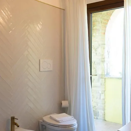 L'aurora Bed and Breakfast Τόντι